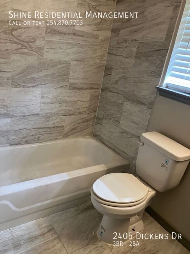 Building Photo - 2405 Dickens Dr