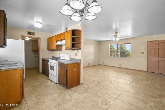 Building Photo - 16051 Harrison Ave