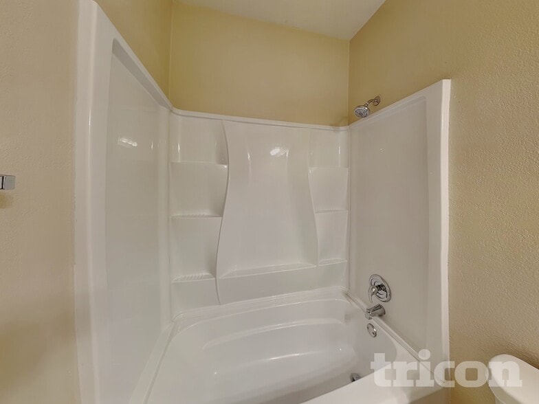 Building Photo - 214 Bob White Dr