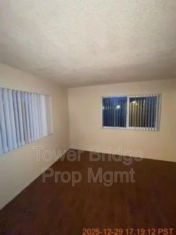 Building Photo - 4549 Ashcroft Ave