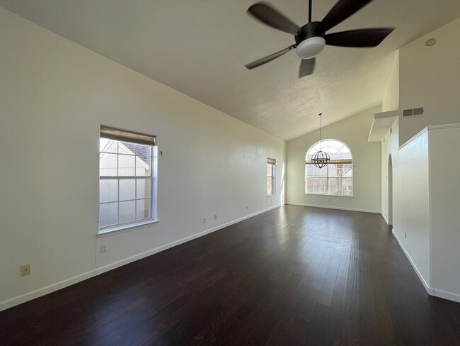 Building Photo - 10538 Olympic St NW