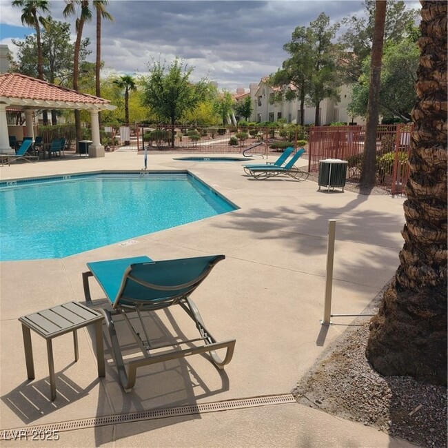 Building Photo - 636 Yacht Harbor Dr