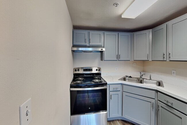 Building Photo - 215 Stanton Ave