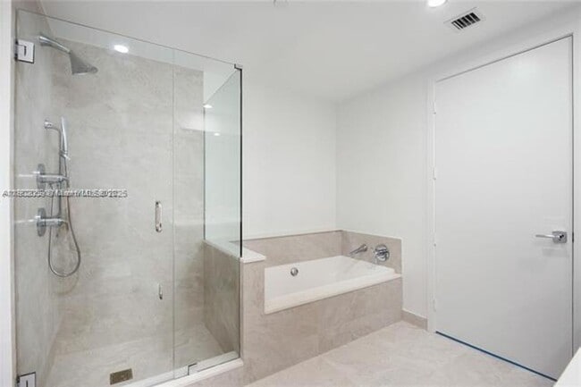 Building Photo - 488 NE 18th St