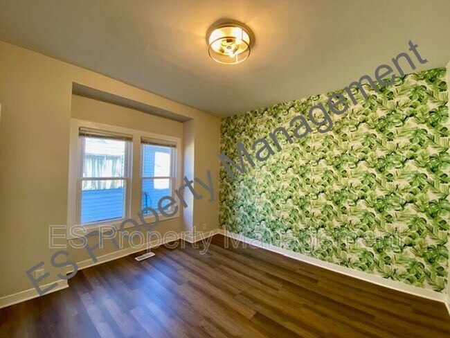 Building Photo - 44 N Oakland Ave