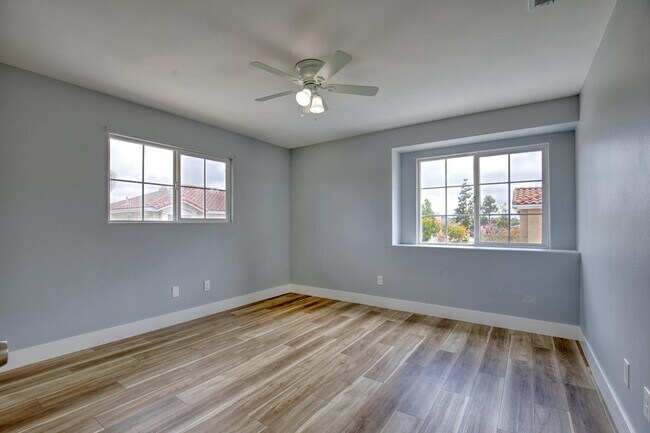Building Photo - 58 Country Club Cir