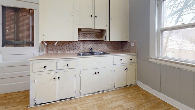 Building Photo - 3865 W 16th St