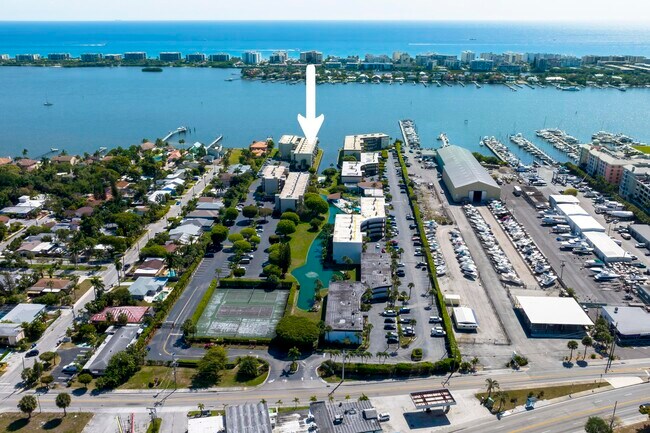 Building Photo - 890 N Federal Hwy