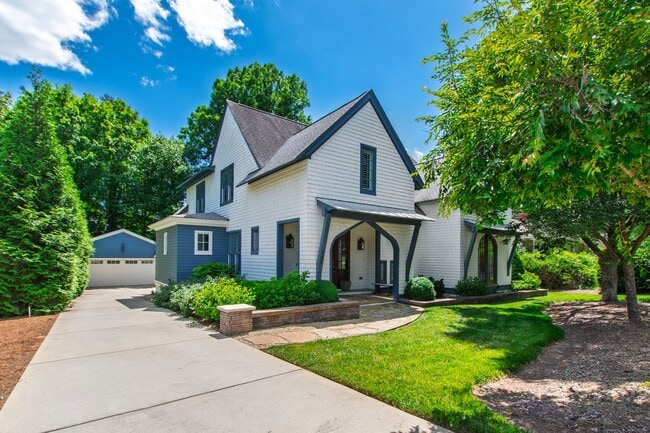 Primary Photo - Custom Built 4BD, 4BA Home with Bonus Room...