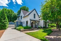 Building Photo - Custom Built 4BD, 4BA Home with Bonus Room...