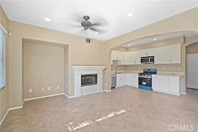 Building Photo - 18 Moonstone