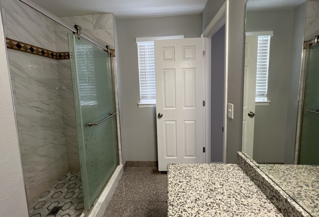 Building Photo - Beautifully Remodeled 5-Bedroom Home with Finished Basement and Custom Upgrades!