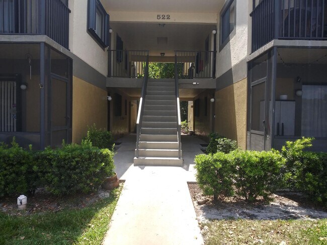 Primary Photo - 522 Trace Cir