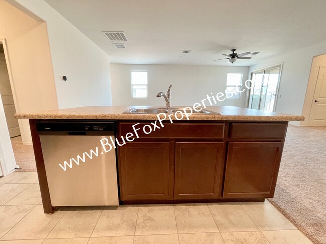 Building Photo - 10623 W Harrigan Dr