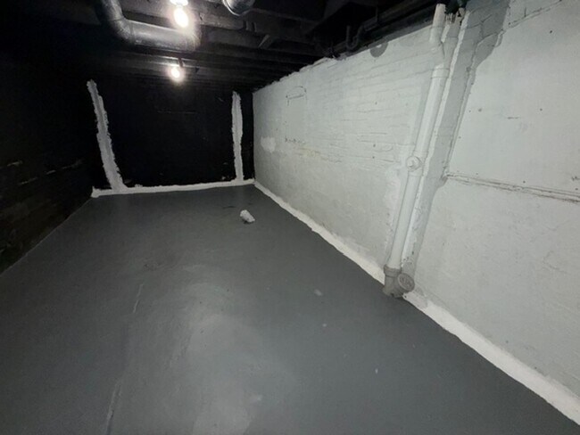 Building Photo - Lovely 2 Bedroom / 1 Bath for Rent - Section 8 Welcome