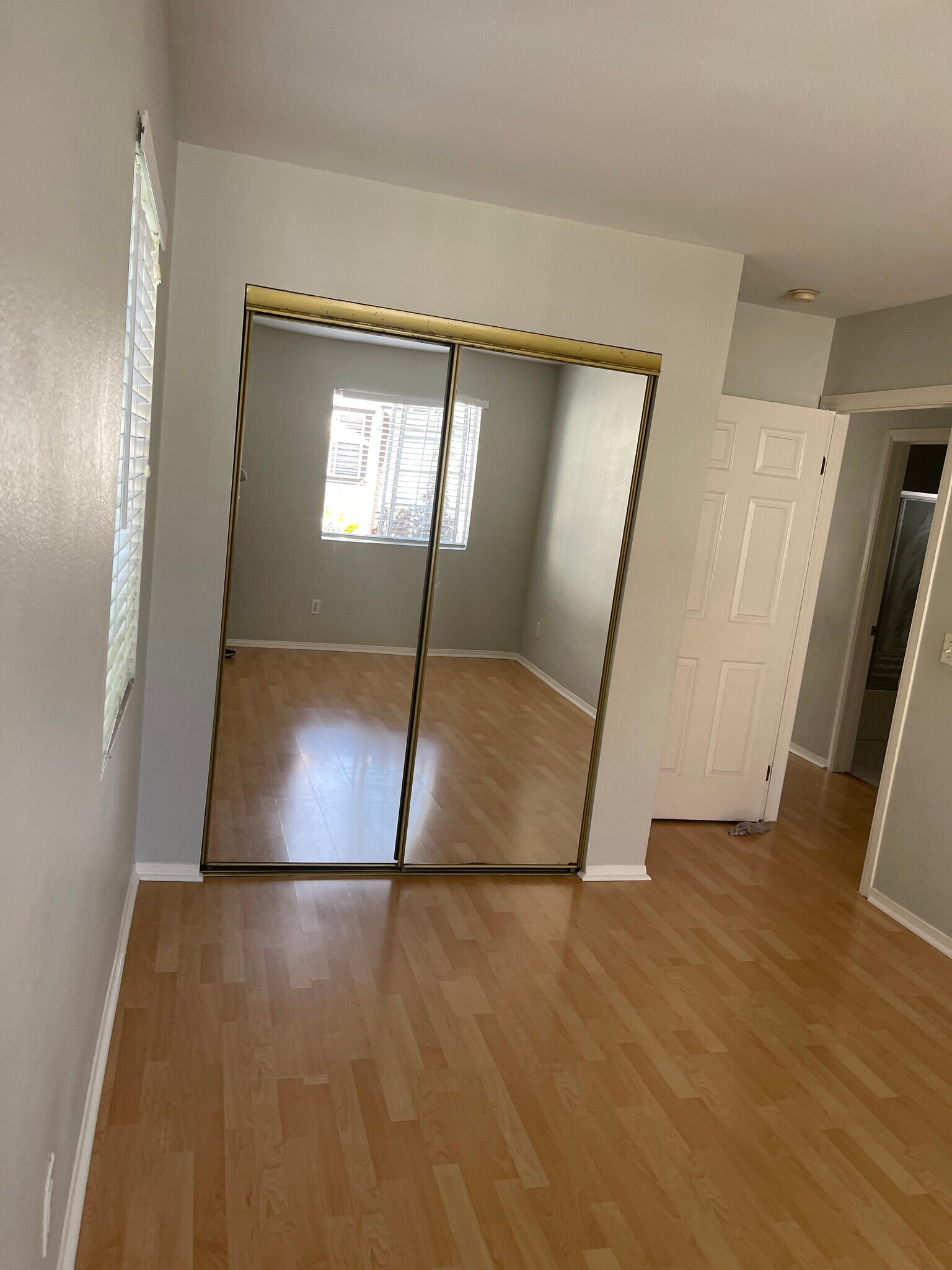 Building Photo - 1785 N Oxford Ave