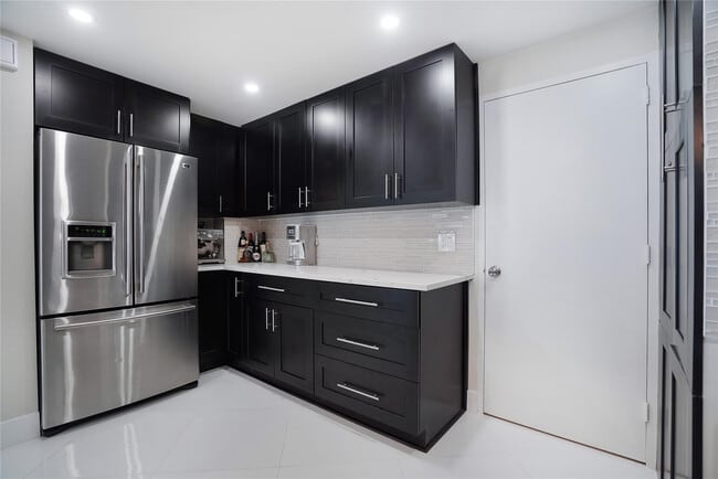 Building Photo - 3430 Galt Ocean Dr