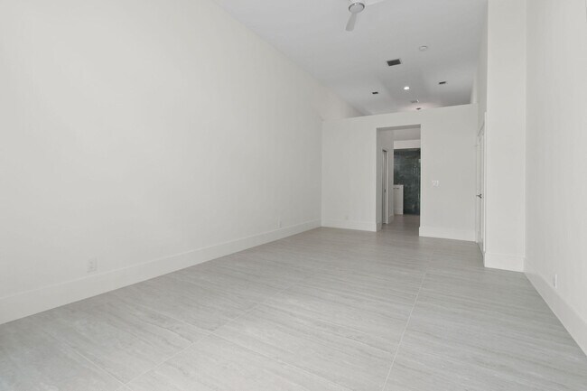 Building Photo - 118 Coral Cay Dr