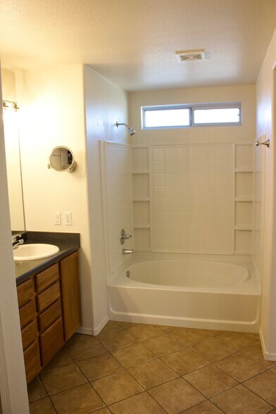 Building Photo - 2775 N Saramano Ln