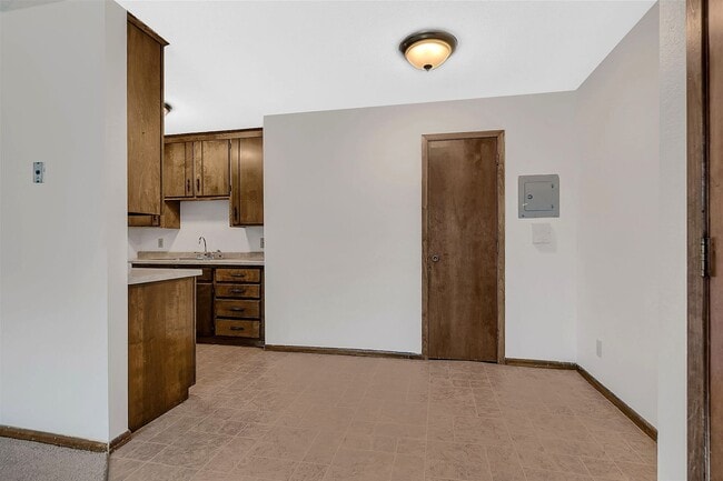 Building Photo - Bentonwood I