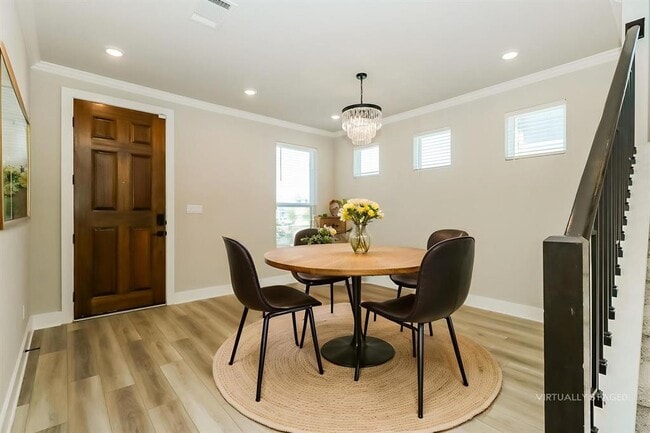 Building Photo - 256 Victoria Peak Lp