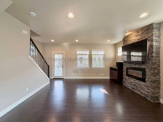 Building Photo - 14353 SW Burlwood Ln