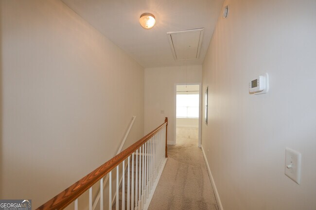Building Photo - 37 Intown Pl