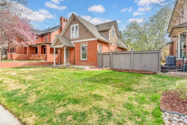 Building Photo - 1036 S Race St