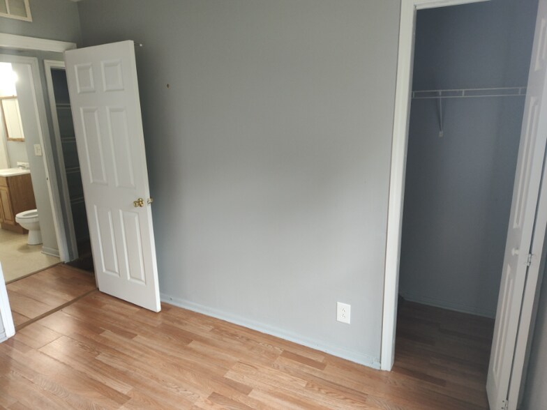 Building Photo - 14 N Ritchie Ave