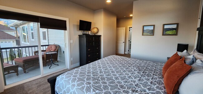 Building Photo - Furnished 4 bedroom/2.5 bath in Manson - A...