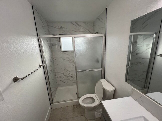 Building Photo - Gorgeous updated home with large side yard!