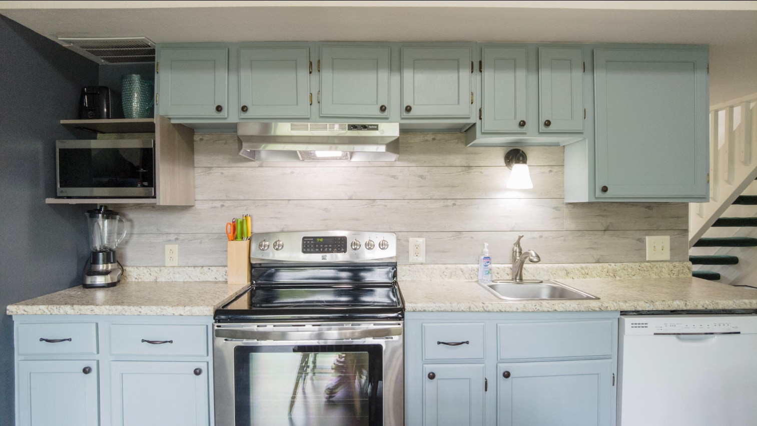 Building Photo - 420 Fall Creek Dr