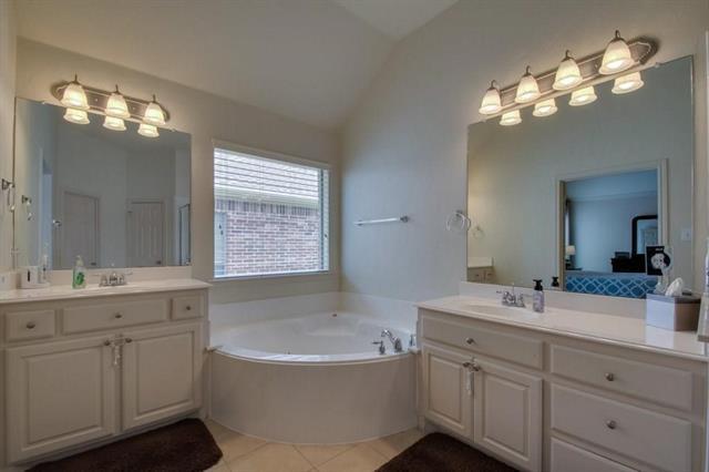 Building Photo - 914 White River Dr