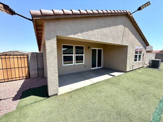 Building Photo - Spacious 4 Bedroom Home with Solar & Moder...