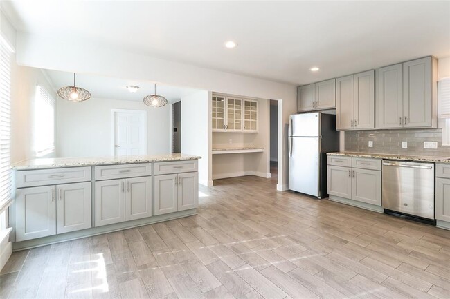 Building Photo - 4719 Hidden Springs Dr