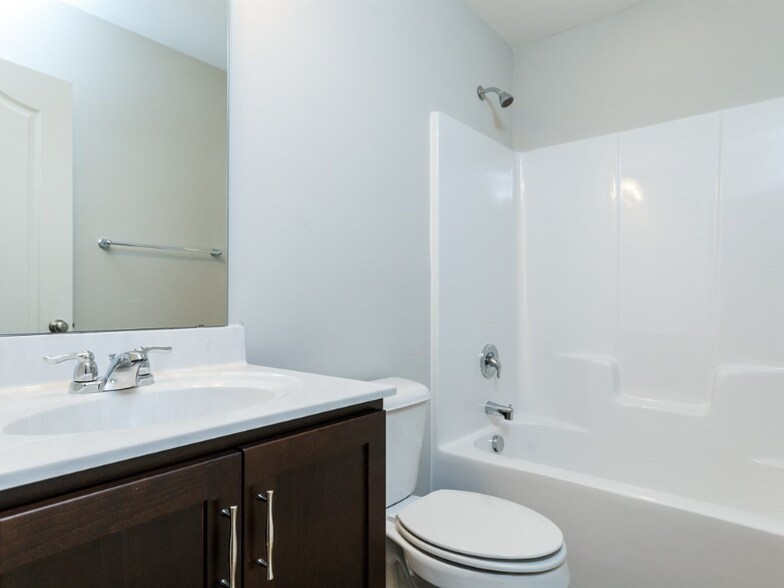 Building Photo - 1421 Tamarino Dr