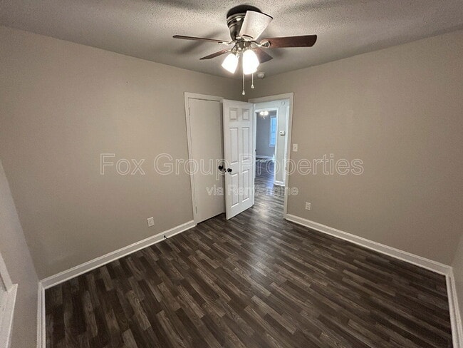 Building Photo - 402 S Yates St