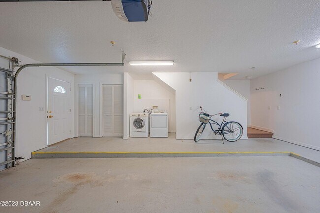 Building Photo - 3733 Cardinal Blvd