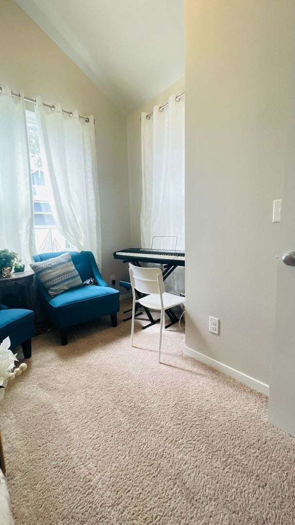 Building Photo - Spacious Corner 5 bed Single Family Home i...