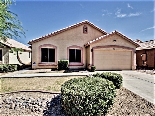 Building Photo - 8912 W La Reata Ave