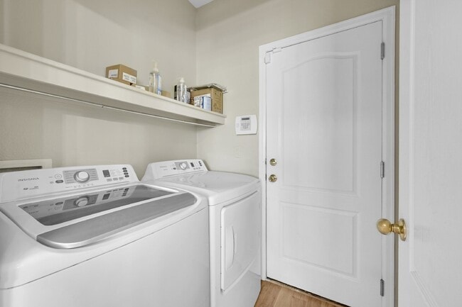 Building Photo - $1,995 - 4 Bed,2.5 Bathroom Home  in Colorado Springs with in Unit Laundry and Fenced in yard!