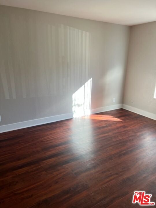 Building Photo - 5916 Las Virgenes Rd