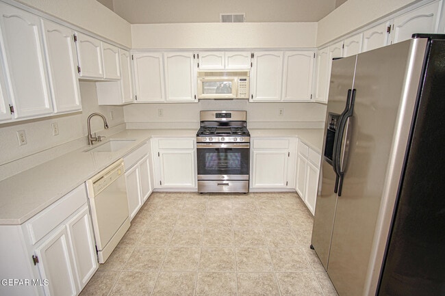 Building Photo - 6724 Dakota Ridge Dr