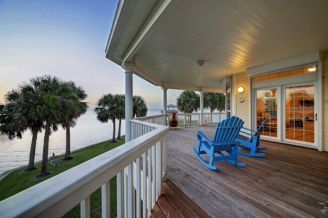 Building Photo - 22621 Bay Point Dr