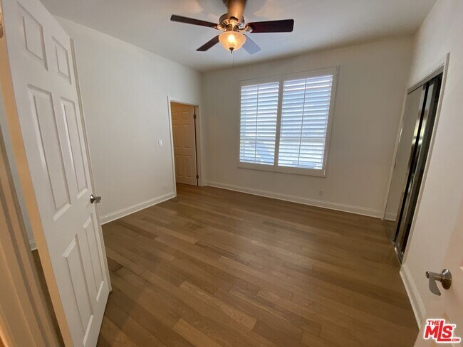 Building Photo - 125 S Elm Dr