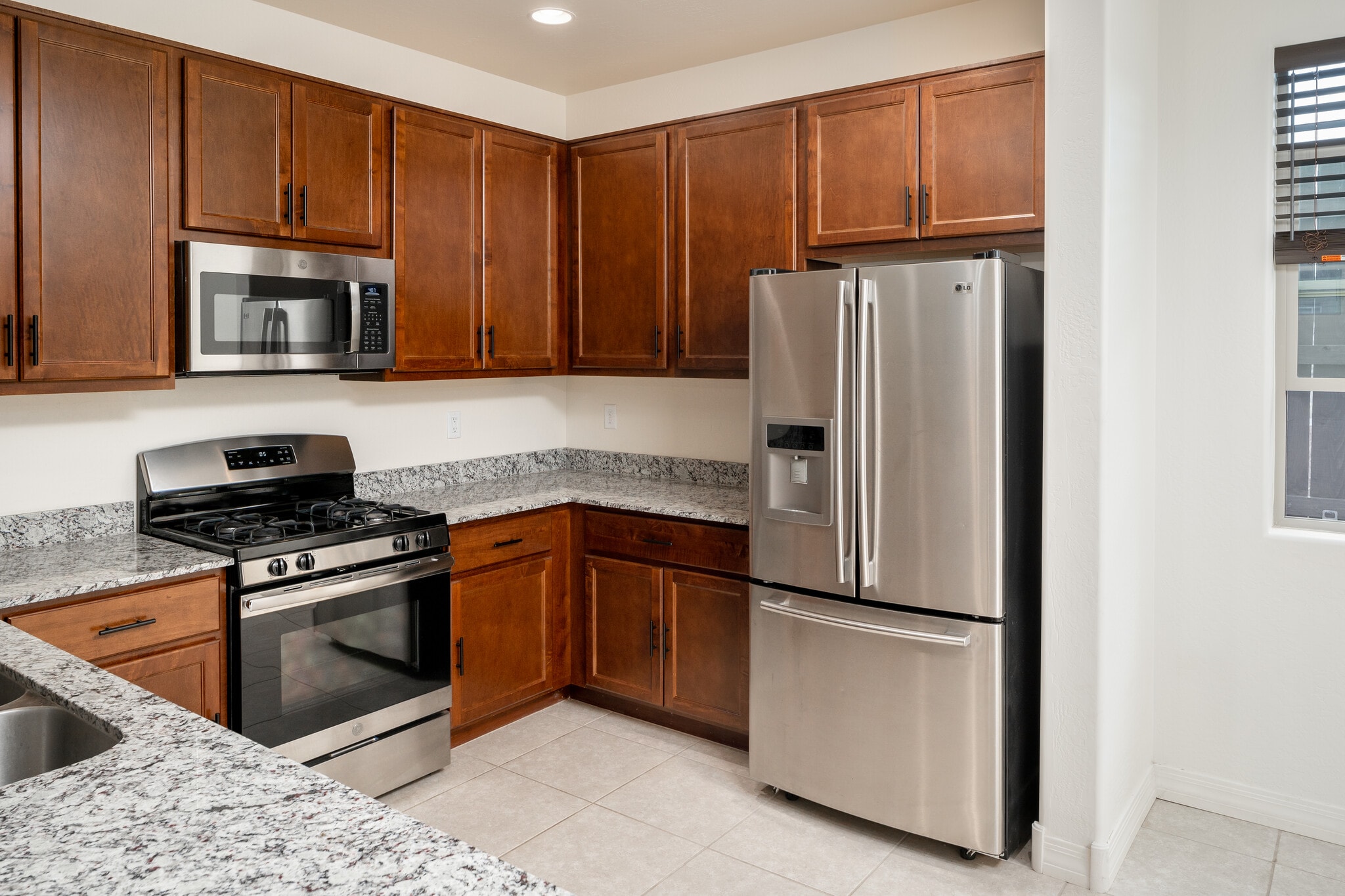 Building Photo - 2575 W Pollo Cir