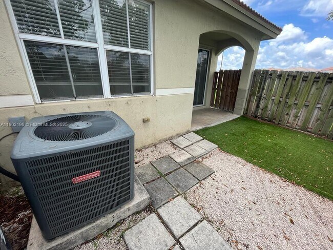 Building Photo - 10983 NW 79th St