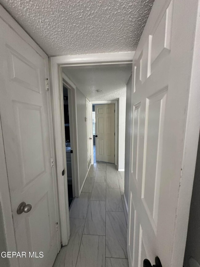 Building Photo - 11364 Crater Lake Ave