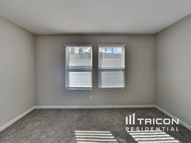 Building Photo - 10260 Old Dixie Hwy