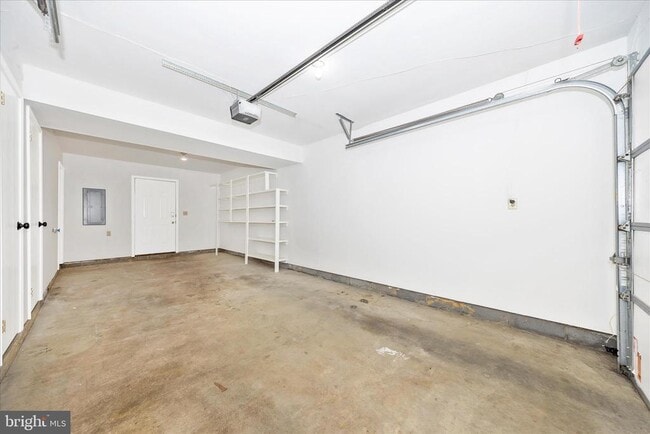 Building Photo - 19 Stonewall Ct